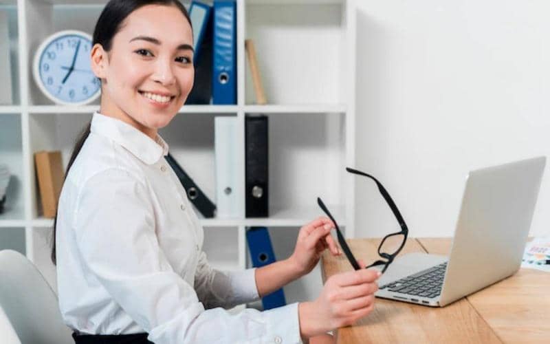 ilustrasi staf administrasi