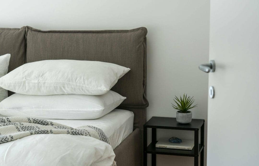 ilustrasi bantal tidur