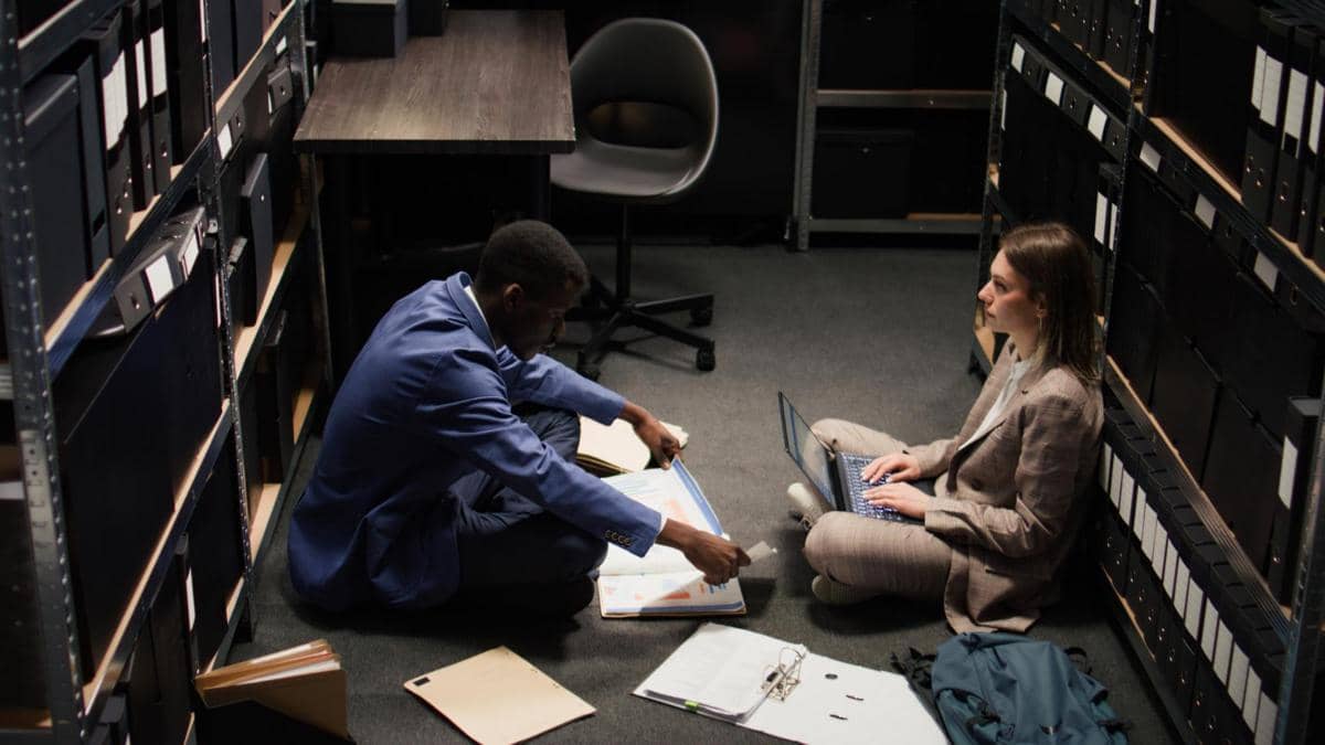 Linguis Forensik: Definisi, Job Desc, Plus-Minus Sebelum Berkarier