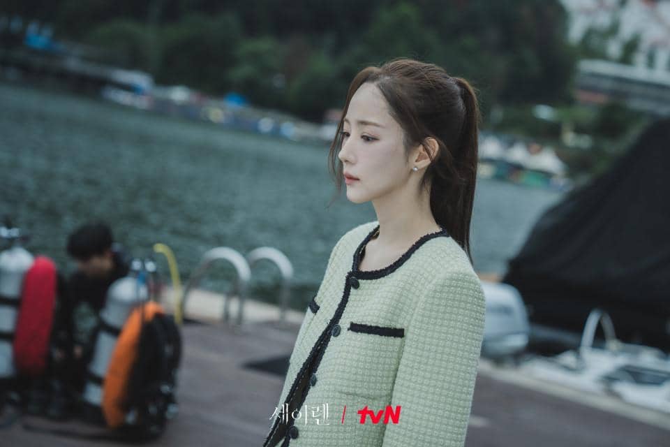 potret Park Min Young di drakor Siren's Kiss
