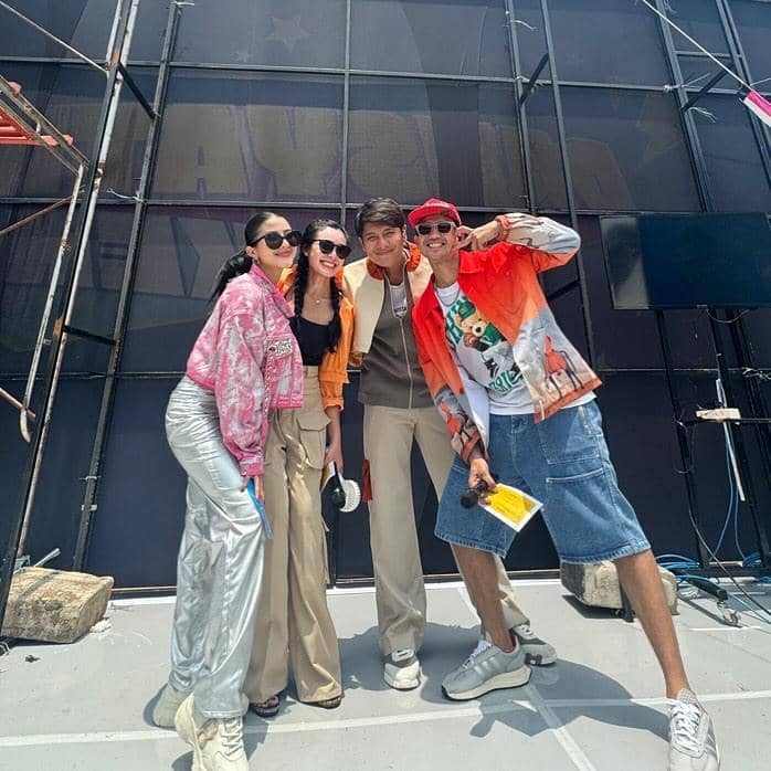 ide office look ala Claudia Andhara 