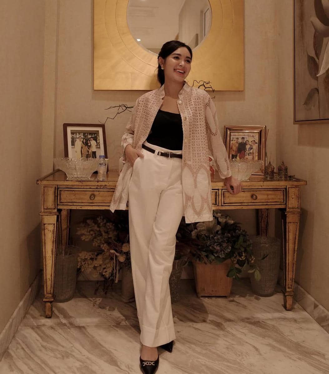 ide office look ala Claudia Andhara 