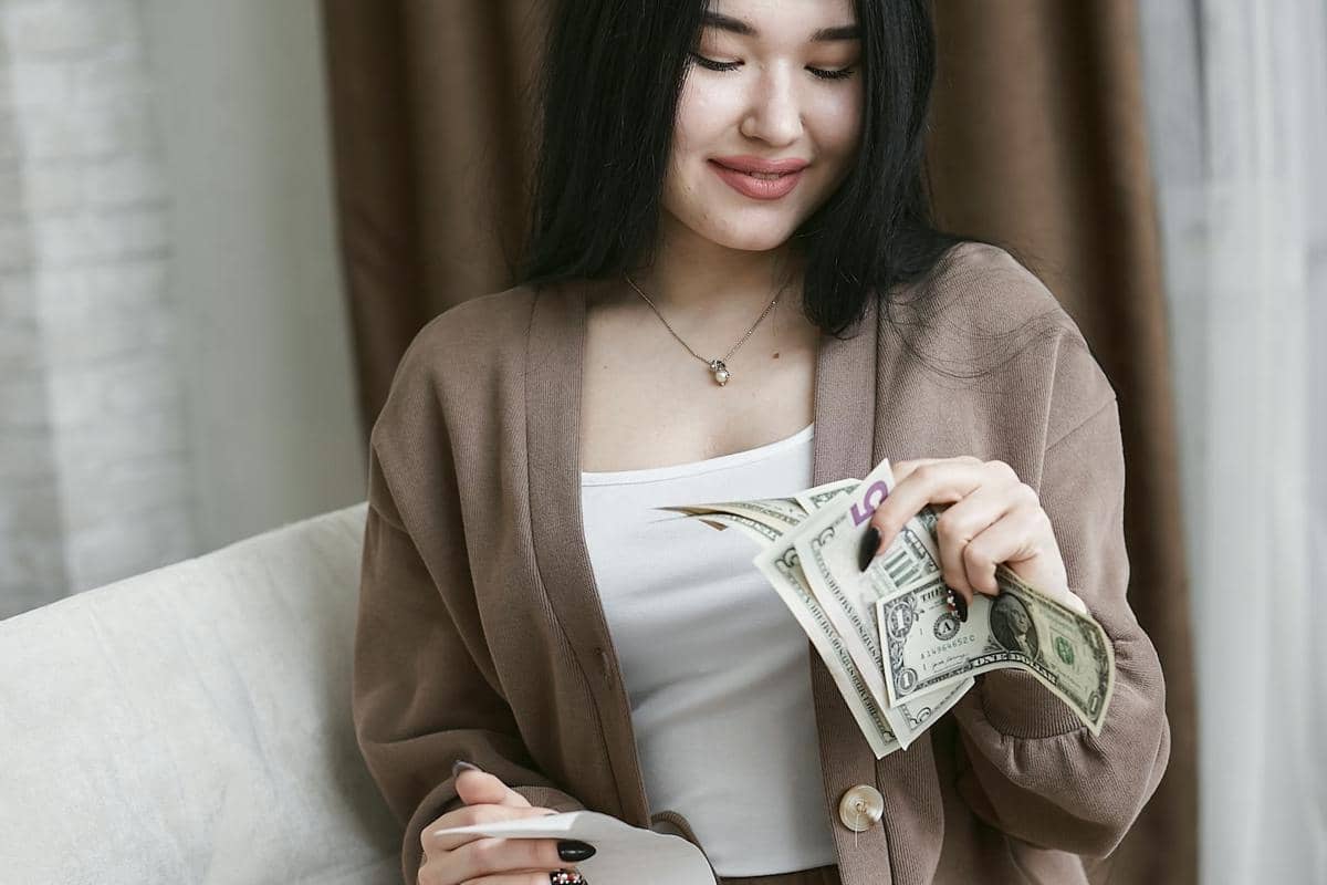 ilustrasi menghasilkan uang.