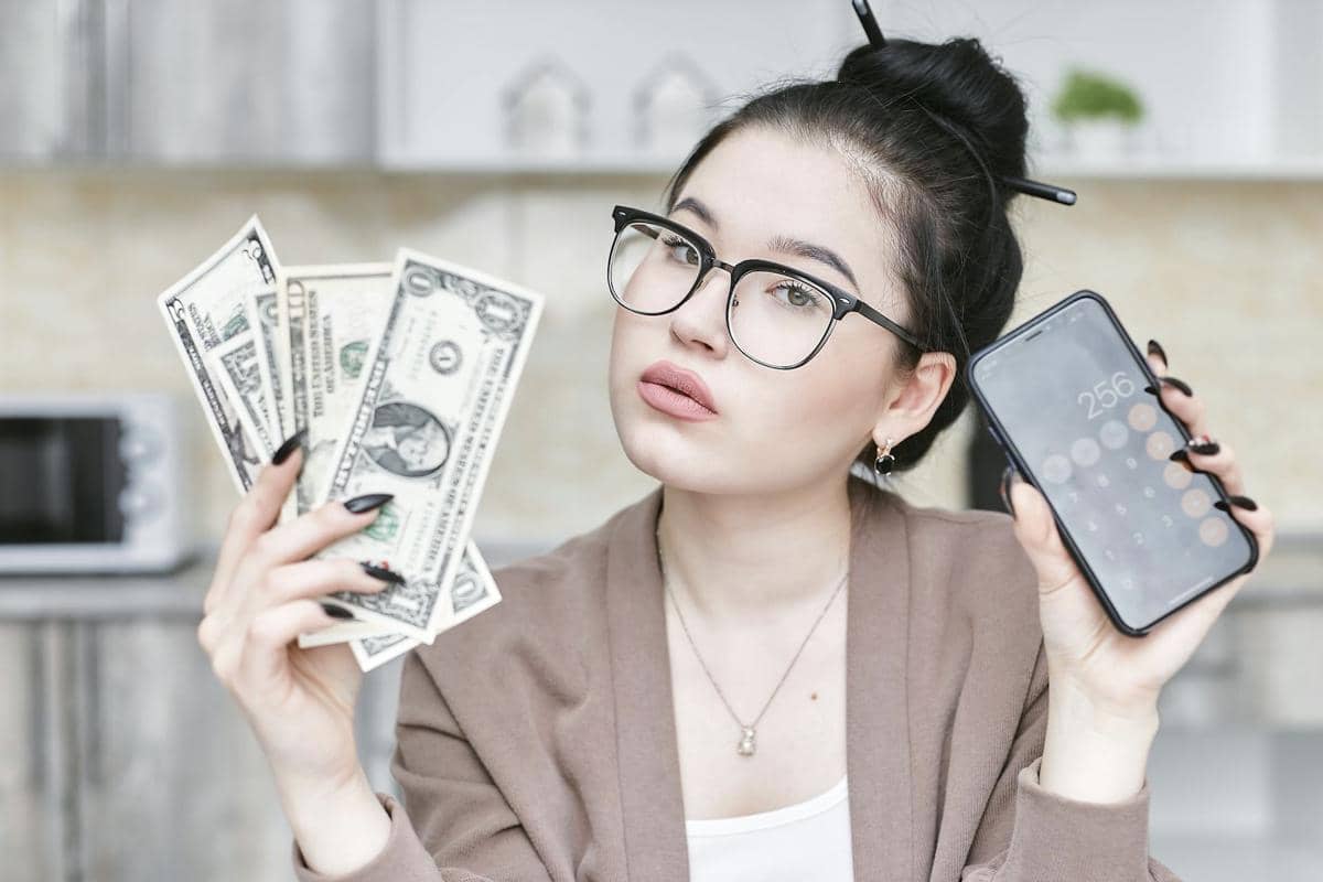 ilustrasi menghasilkan uang.