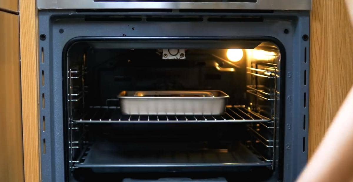 ilustrasi memanggang brownie pudding ala Ina Garten's