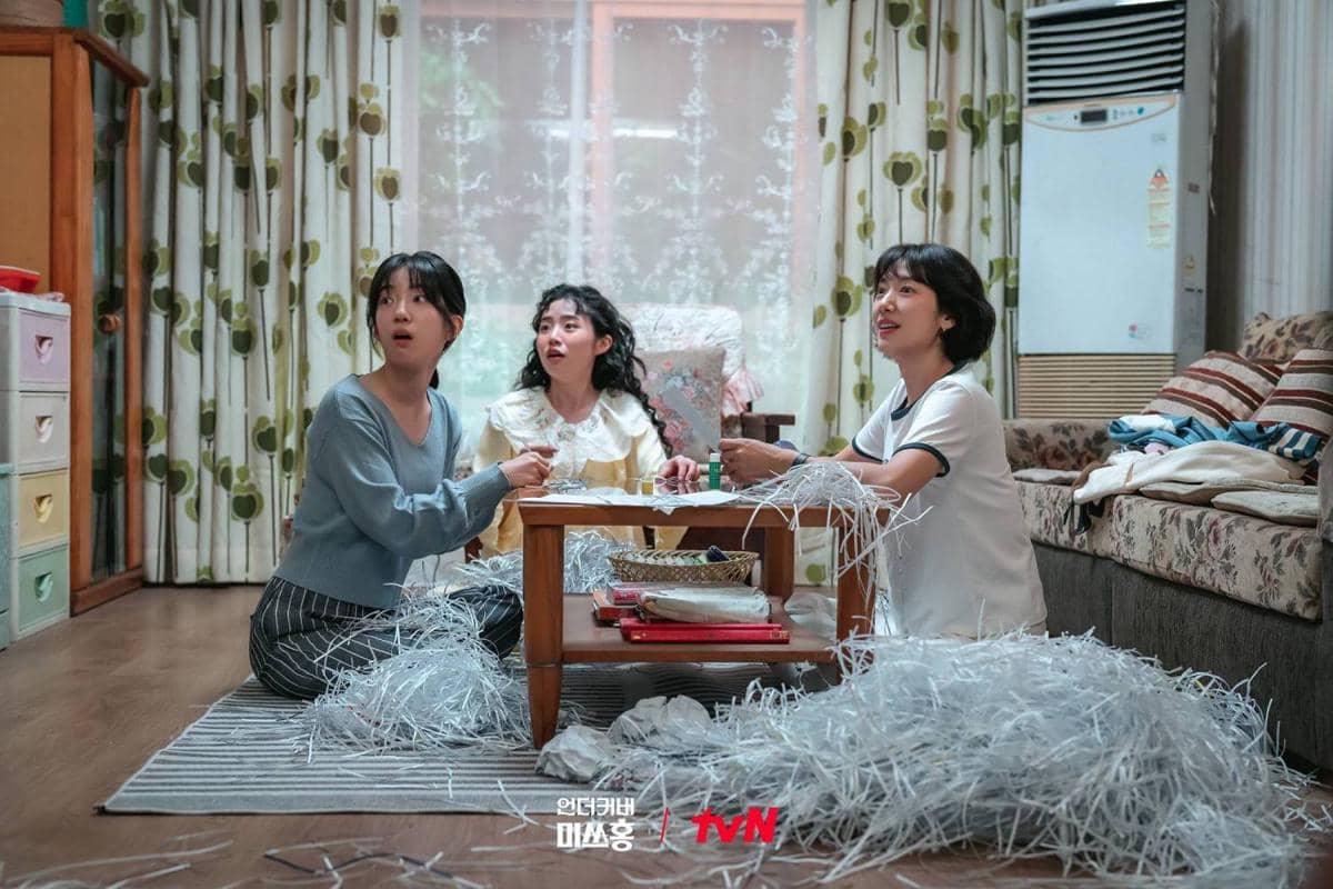 Cuplikan drama Korea Undercover Miss Hong