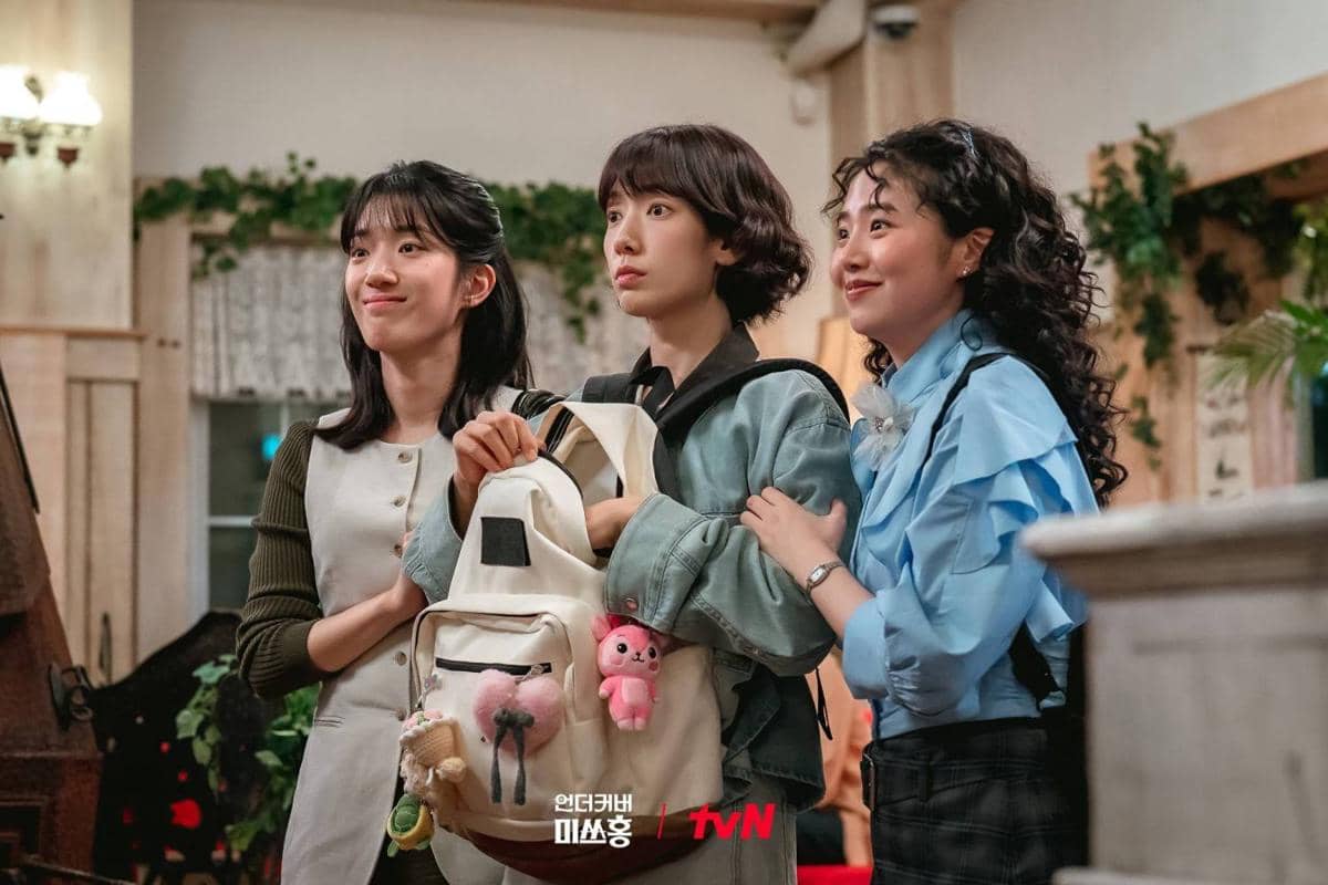 Cuplikan drama Korea Undercover Miss Hong