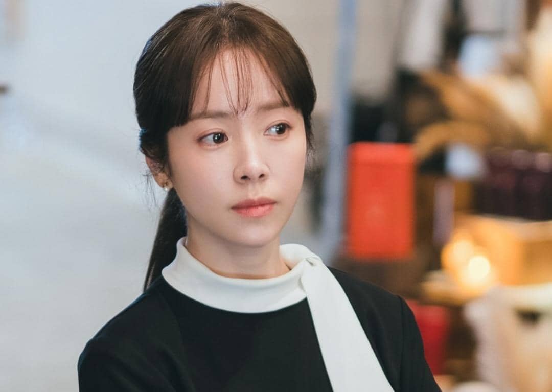 Han Ji Min di drama The Practical Guide to Love