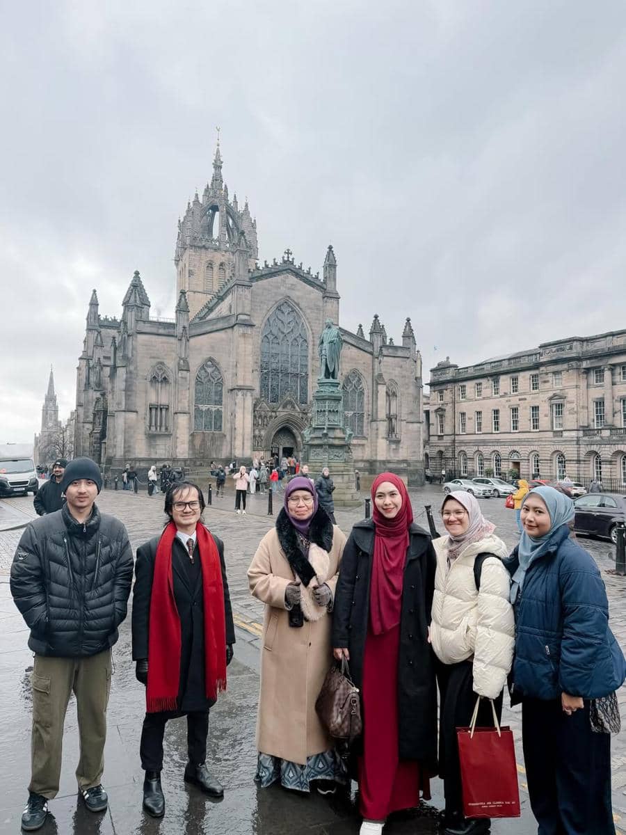 Oki Setiana Dewi safari dakwah di University of Edinburgh