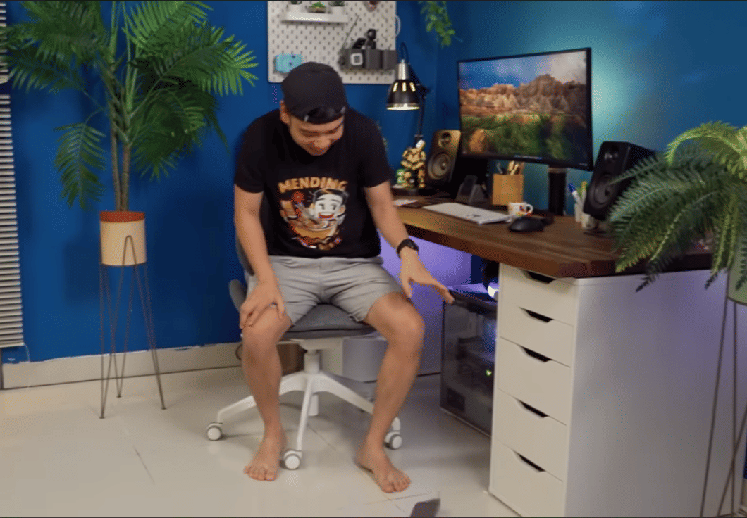 Redmi Note 15 Pro Plus dijatuhkan dari atas meja ke dasar lantai