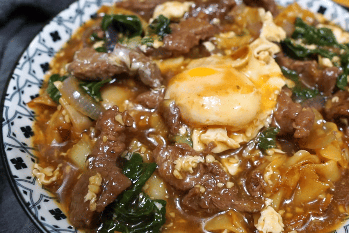 ilustrasi kway teow siram sapi