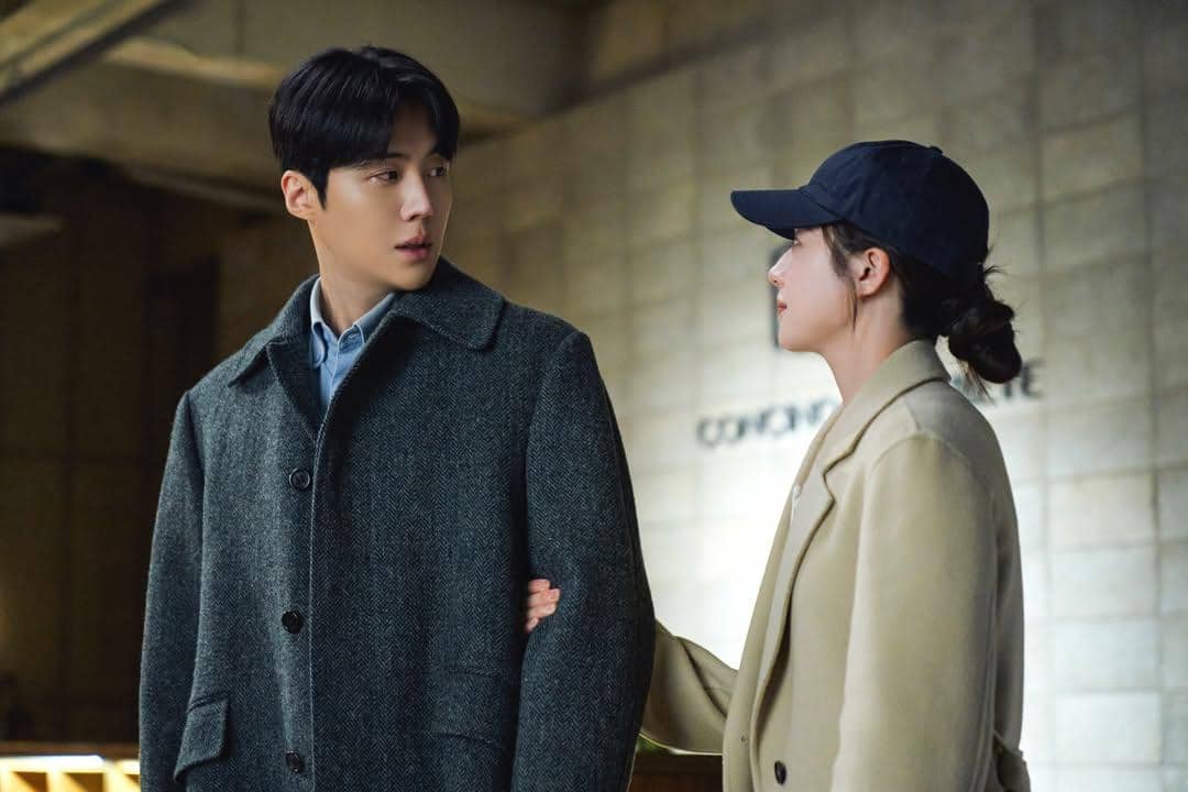 Kim Seon Ho dan Go Youn Jung di Can This Love Be Translated?