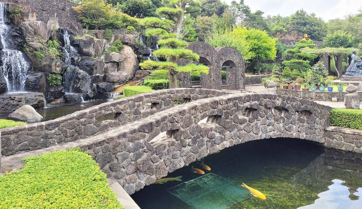 potret Spirited Garden