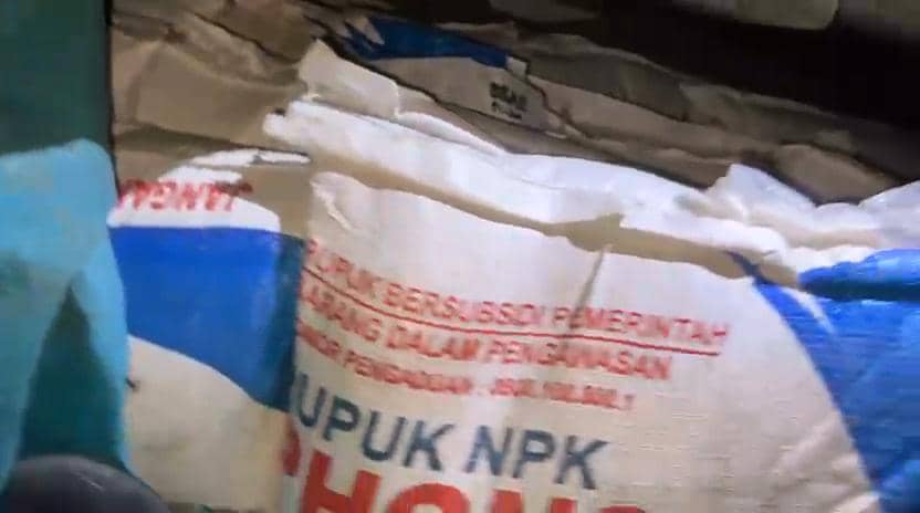 Penangkapan pelaku penyelewengan pupuk bersubsidi dengan tujuan Jambi (Dok: Polda Sumsel)