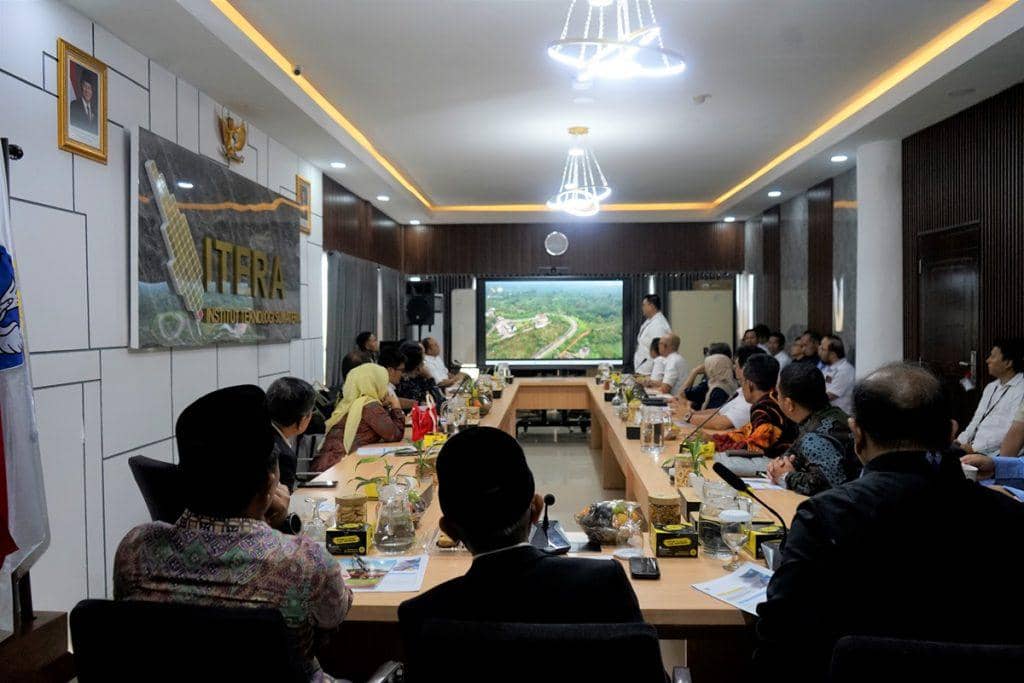 Serah Terima Hibah Lahan Itera di Ruang Rapat Gedung A Itera
