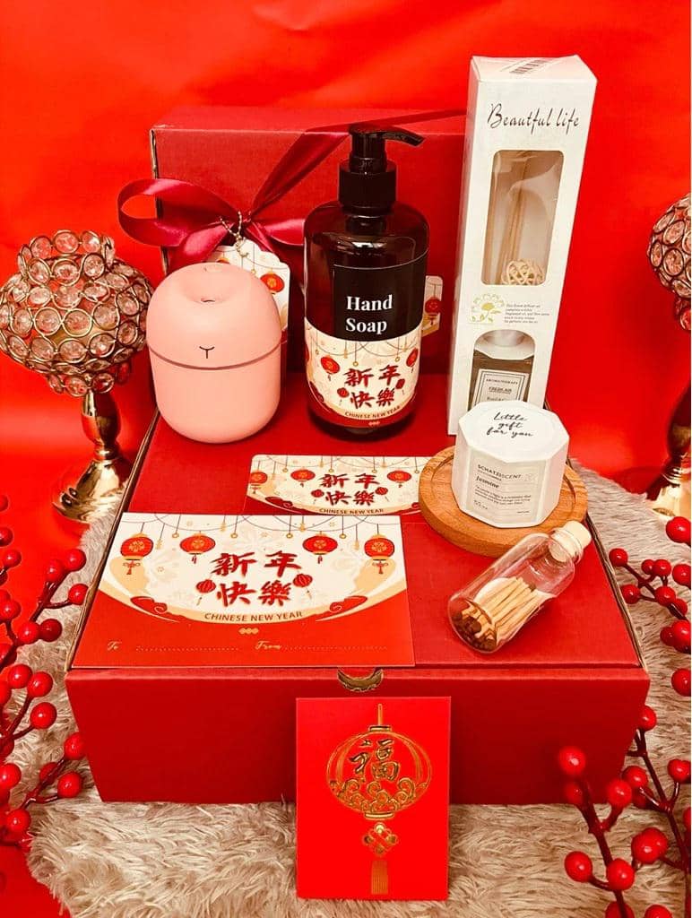 Ilustrasi parcel Imlek (Shopee/TheDHFgift)