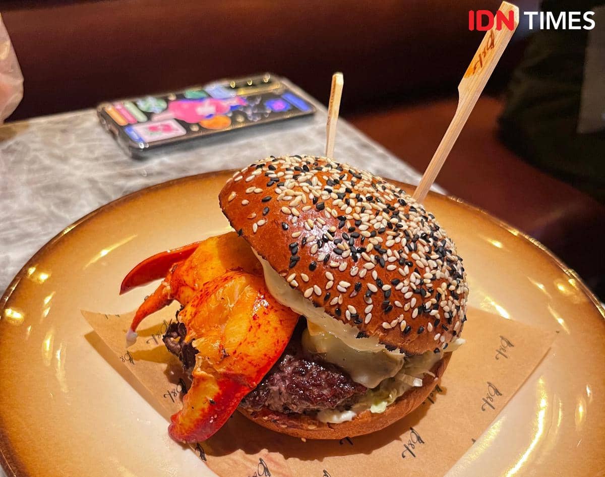 Potret main course Beast Burger, Burger & Lobster, Plaza Indonesia, Jakarta Pusat