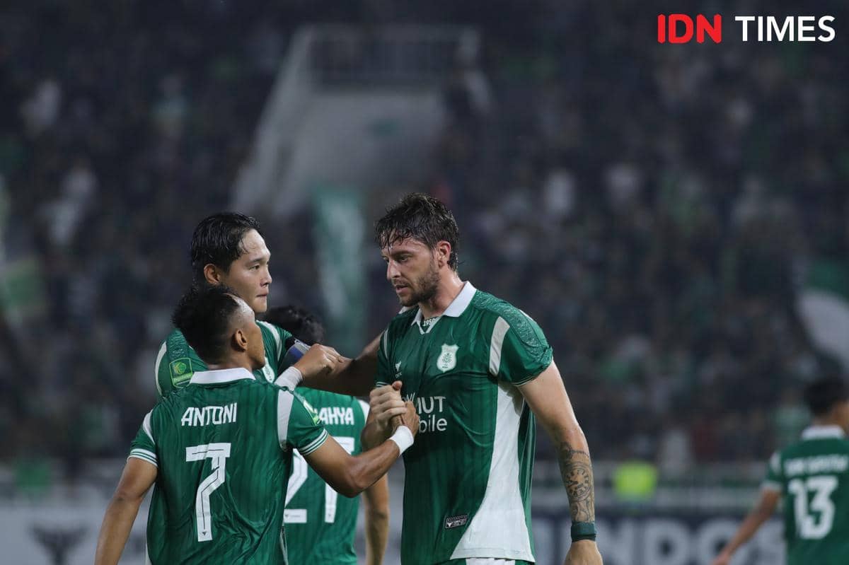 Felipe Cadenazzi usai merayakan gol ke gawang PSMS (IDN Times/Doni Hermawan)