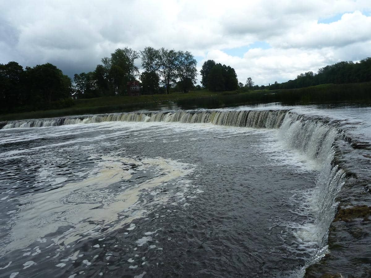 potret Ventas Rumba, air terjun terlebar di Eropa yang terletak di Latvia