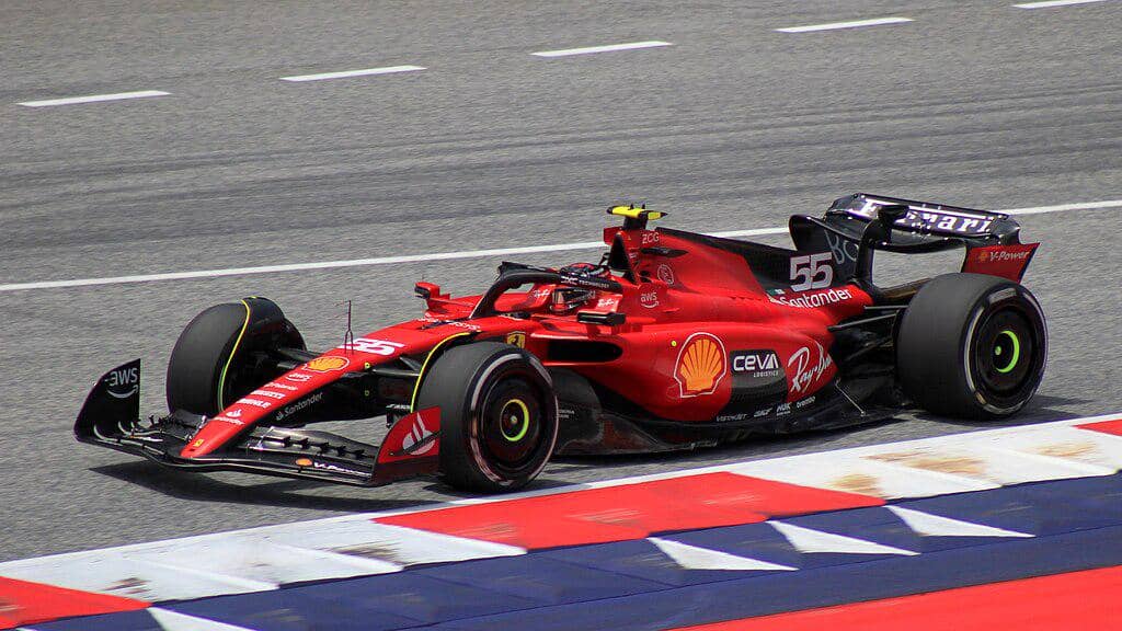 Ferrari SF-23 yang menjadi basis mobil balap uji coba Cadillac.