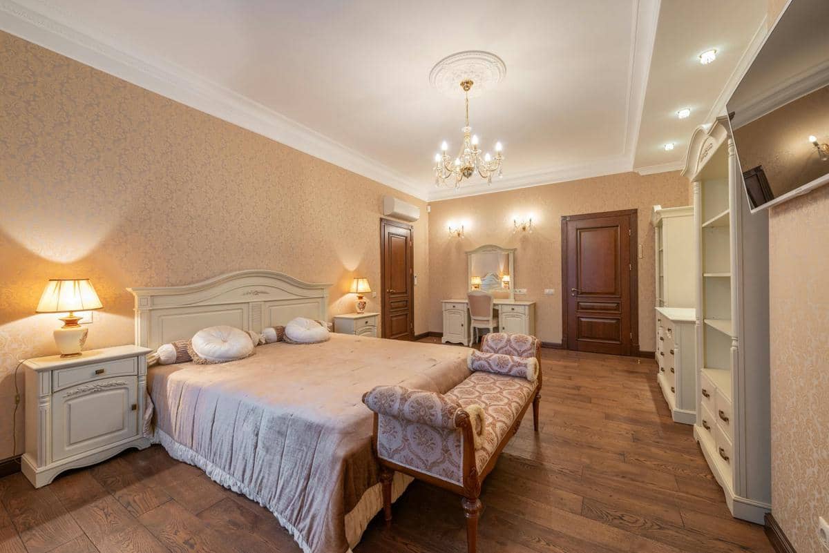 Kamar dengan wallpaper