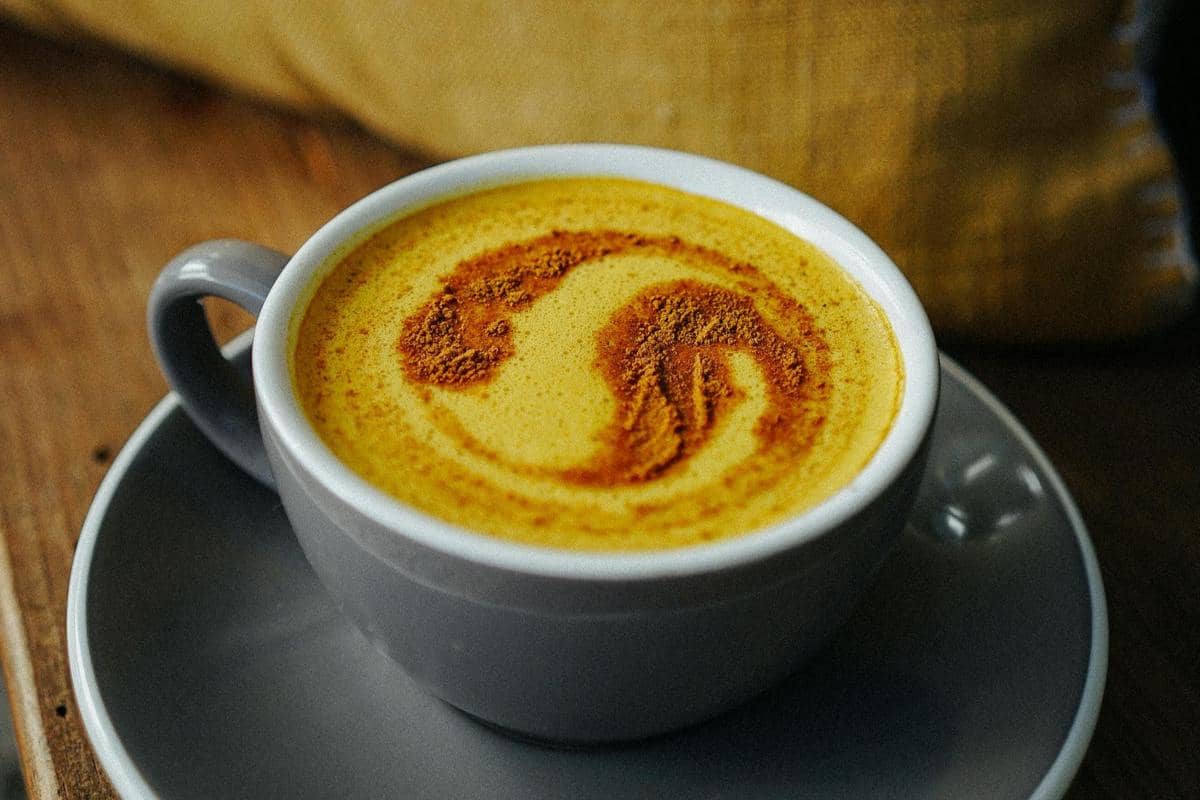 5 Tips Meracik Golden Milk, Susu Kunyit Kaya Manfaat