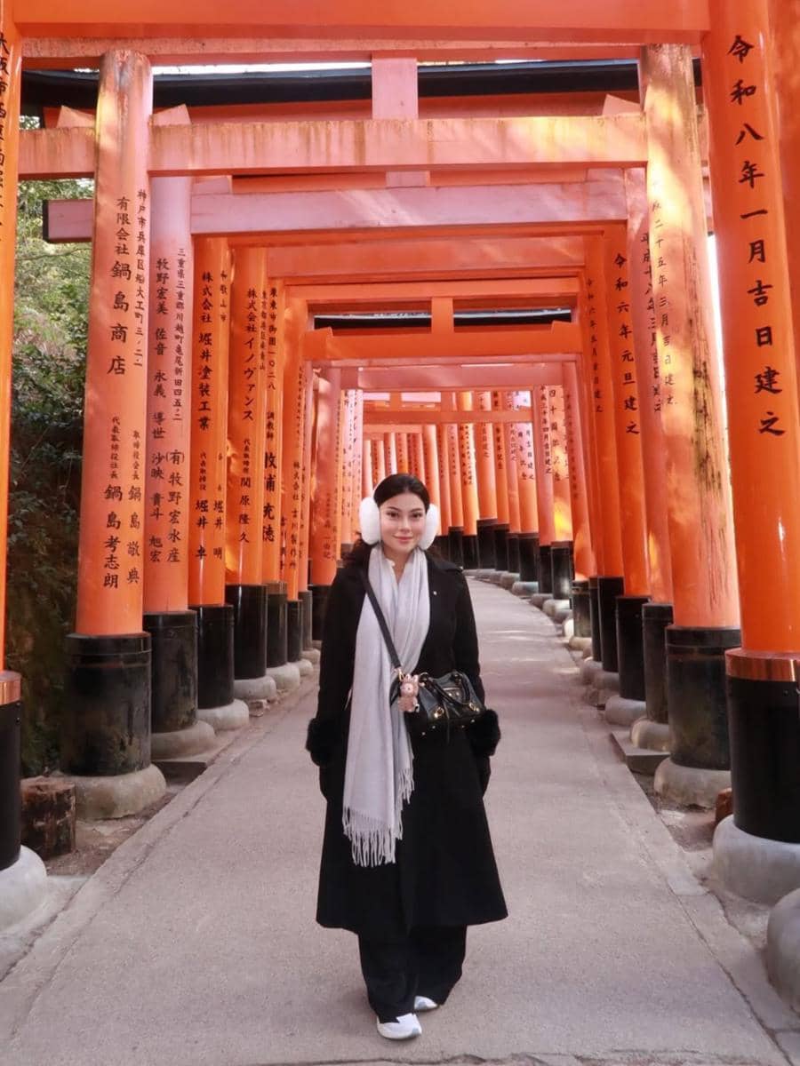 Hanum Mega bulan madu ke Jepang.