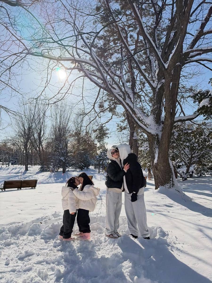 Foto keluarga Dwi Handayani di Nakajima Park saat winter