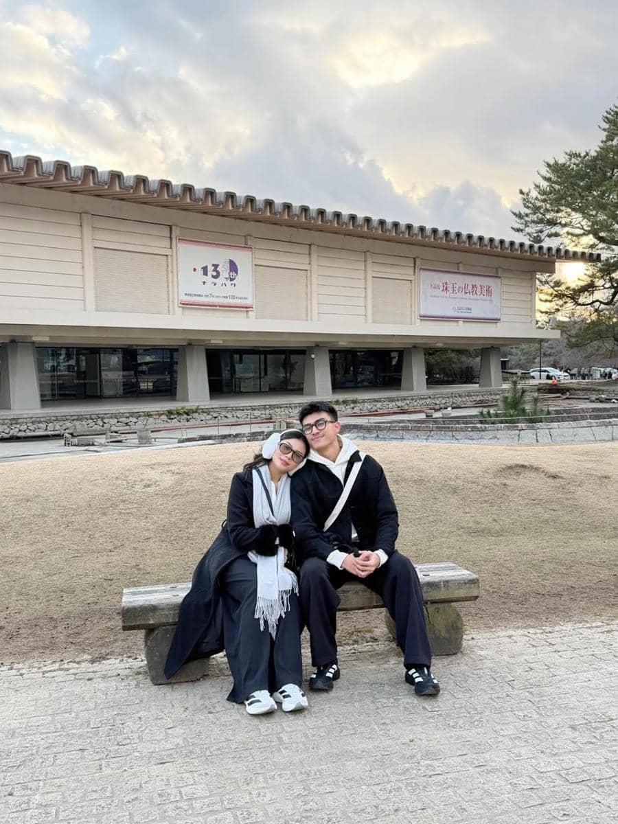 Hanum Mega bulan madu ke Jepang.