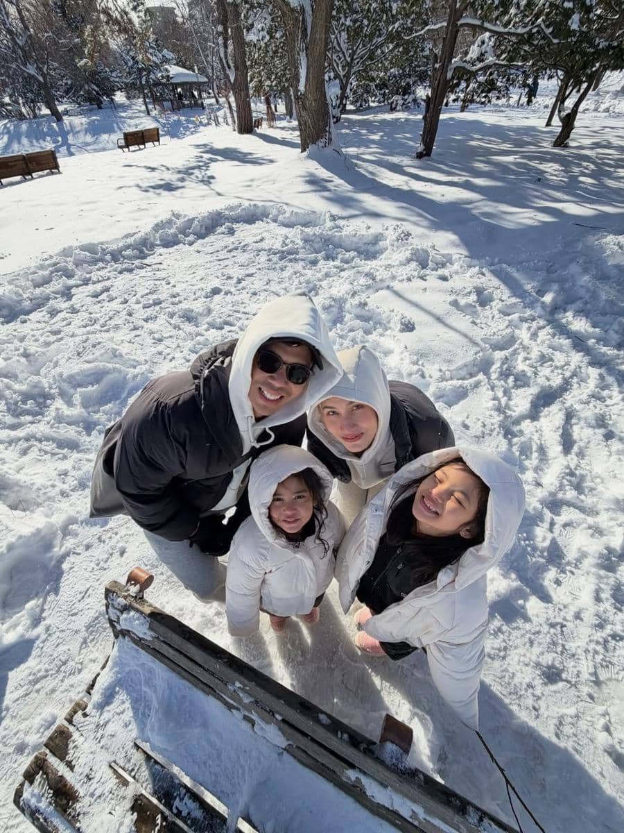 Foto keluarga Dwi Handayani di Nakajima Park saat winter