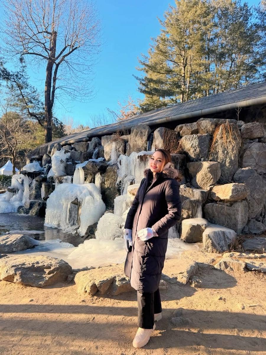 dr. Reisa Broto Asmoro liburan musim dingin di Korsel