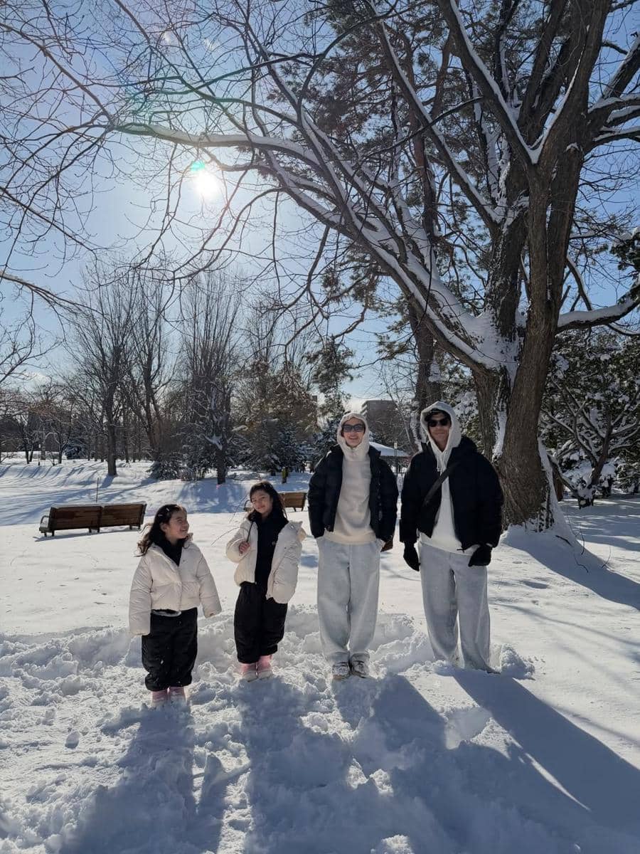 Foto keluarga Dwi Handayani di Nakajima Park saat winter