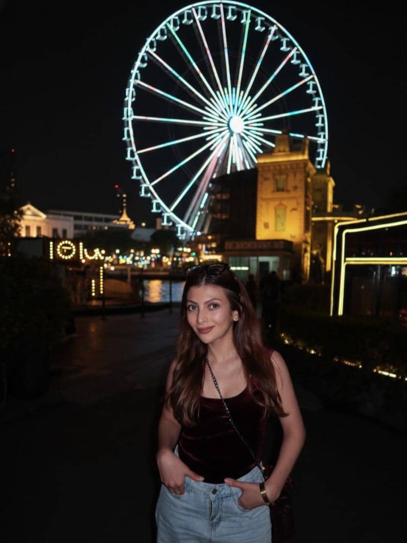 Sarah Keihl dan suami liburan ke Thailand.