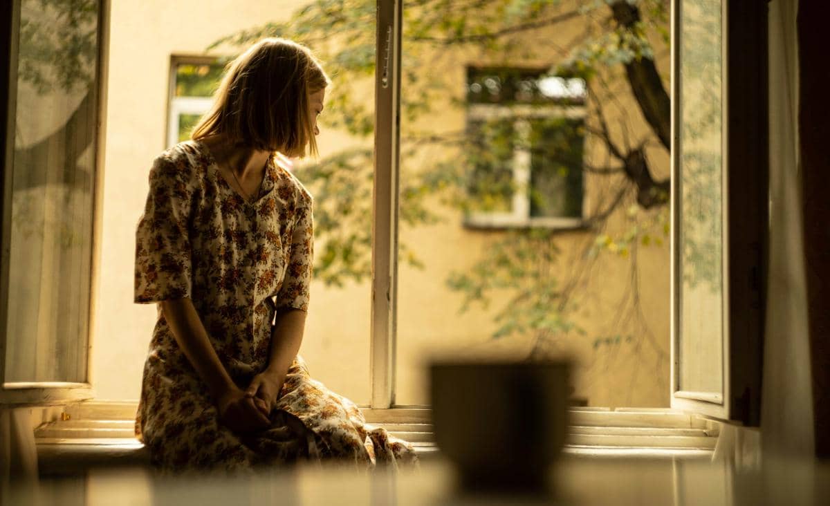 Ilustrasi menyendiri (unsplash.com/Photo by Lena Samchenkova)