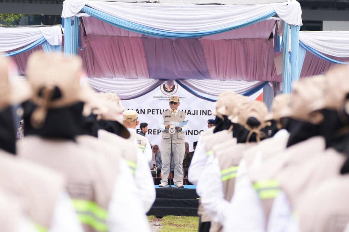 Menteri Haji dan Umrah Irfan Yusuf secara resmi menutup rangkaian Pendidikan dan Pelatihan Petugas Penyelenggara Ibadah Haji (PPIH) tahun 2026. Kegiatan penutupan sekaligus pengukuhan berlangsung di Lapangan Galaxy Makoops Udara I, Halim Perdanakusuma, Jakarta, pada Jumat (30/1/2026) Dok. Media Center Haji