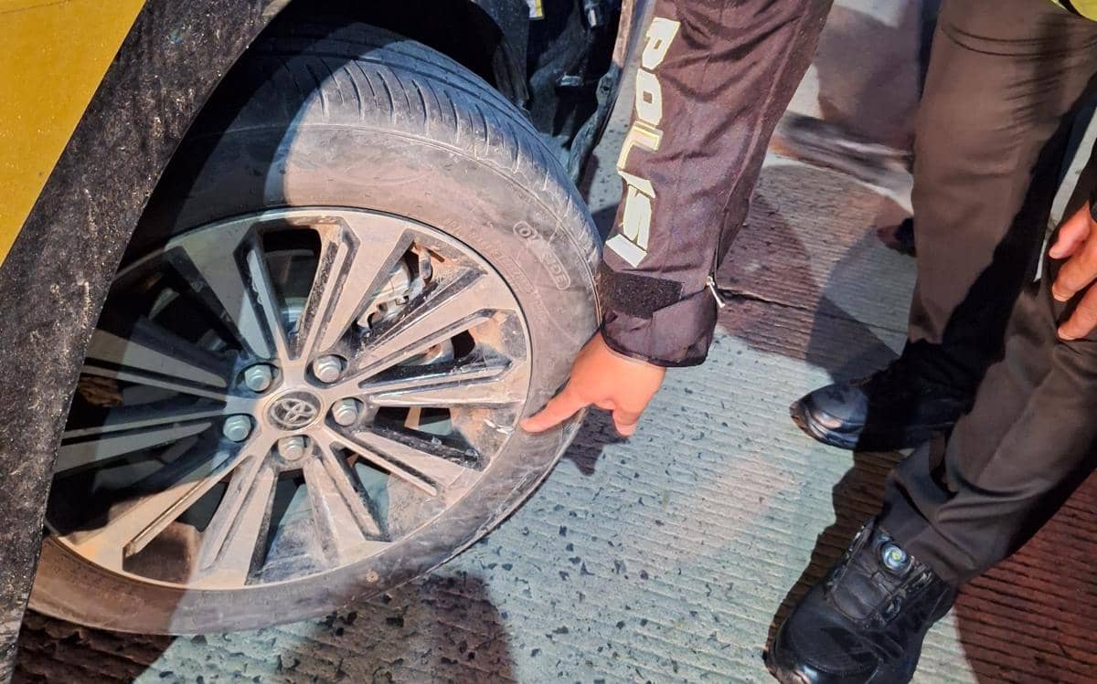 Kecelakaan di Jalan Mayjen Yusuf SIngadekane Palembang melibatkan kendaraan dinas polisi dan pengendara sepeda motor (Dok: Polrestabes Palembang)