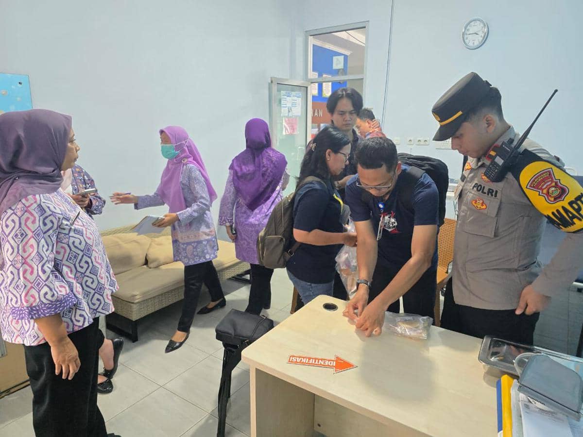 Dugaan keracunan siswa SMP N 31 Palembang usai santap menu MBG (Dok: Polsek SU I Palembang)