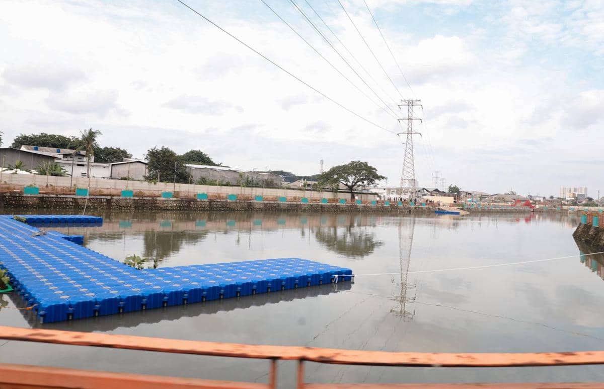 Wakil Gubernur DKI Jakarta, Rano Karno, mengunjungi Waduk Aseni di Jalan H. Aseni Raya, Kalideres, Jakarta Barat, pada Jumat (30/1/2026). (Dok. Pemprov DKI Jakarta)