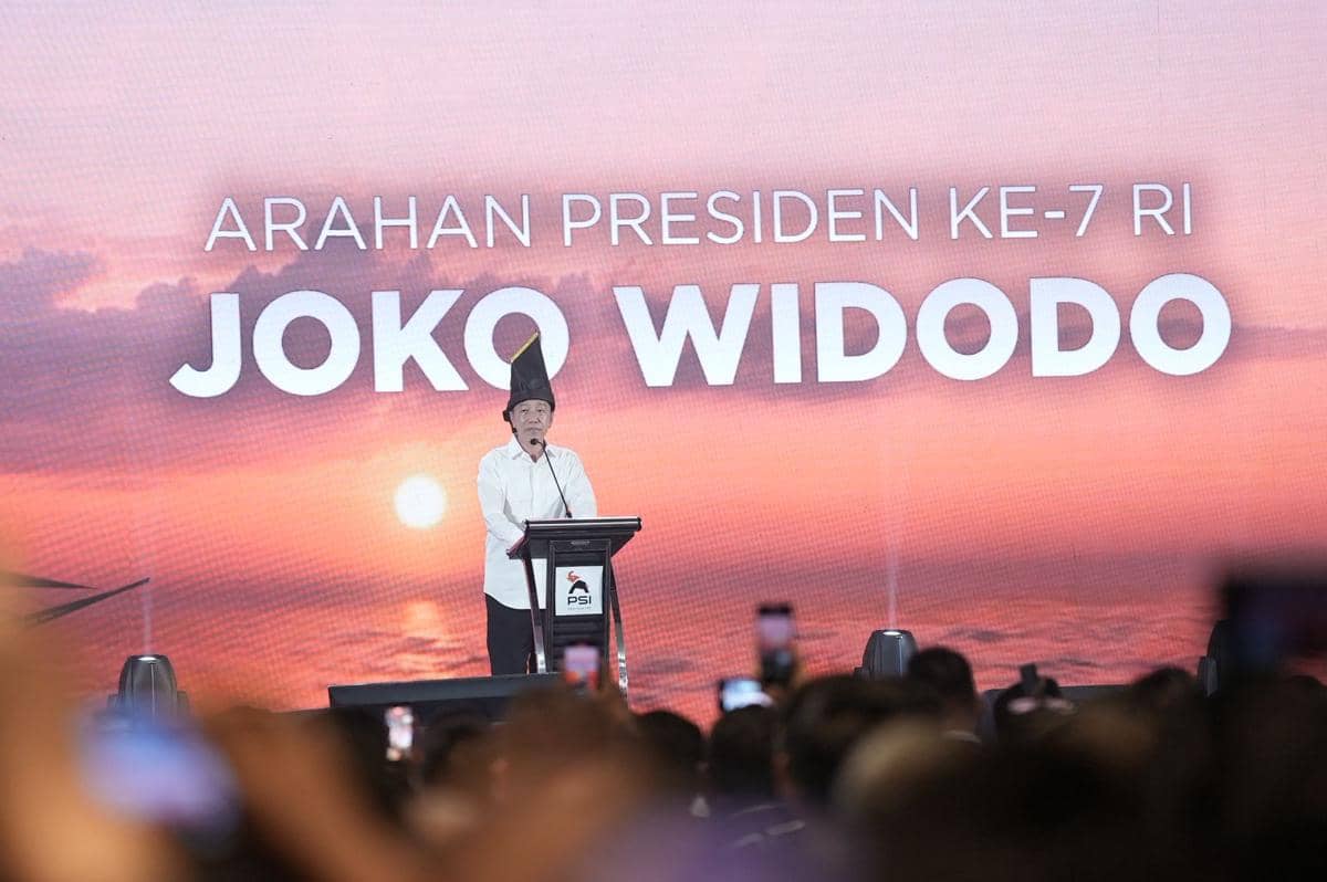 Presiden ke-7 Republik Indonesia Joko Widodo saat memberikan pidato arahan pada Rakernas Partai Solidaritas Indonesia (PSI) di Makassar, Sulawesi Selatan, Sabtu (31/1/2026). (Dok. IDN Times)