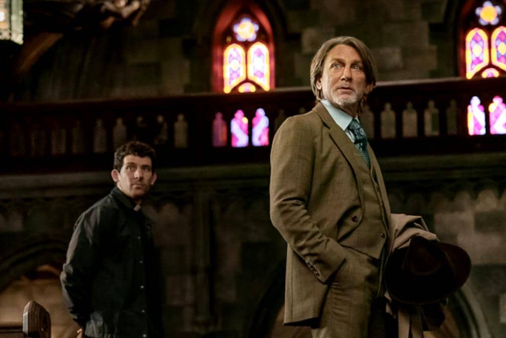 cuplikan adegan dalam film Wake Up Dead Man