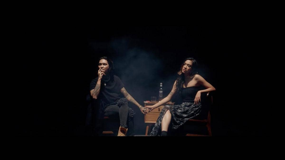 cuplikan video klip "Mawar"