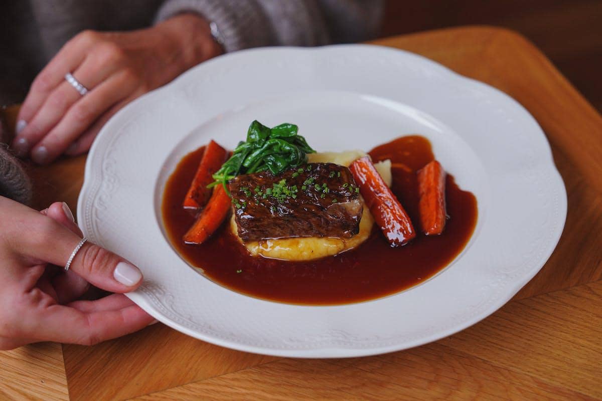 ilustrasi bistik Jawa Peranakan 