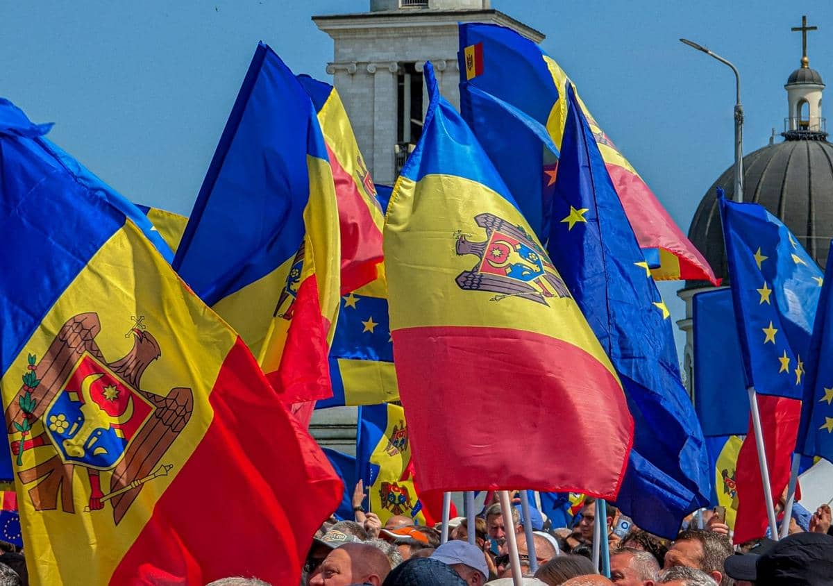ilustrasi bendera Moldova