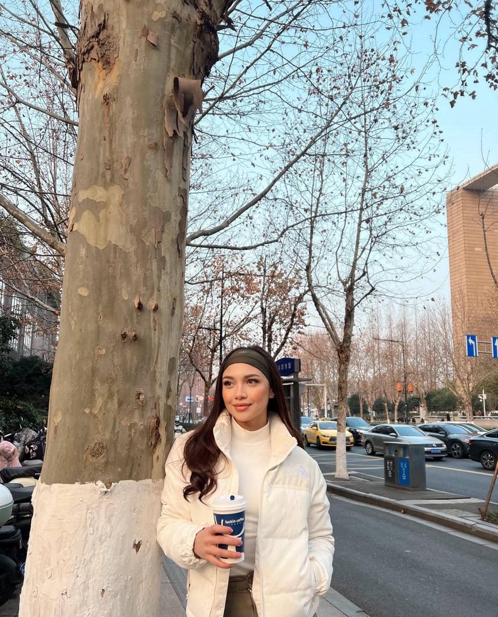 Angela Gilsha saat jalan-jalan di Nanjing.