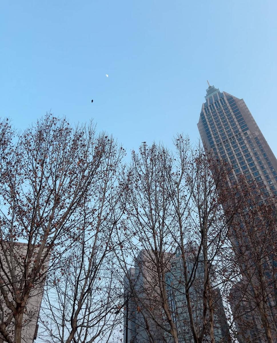 Angela Gilsha saat jalan-jalan di Nanjing