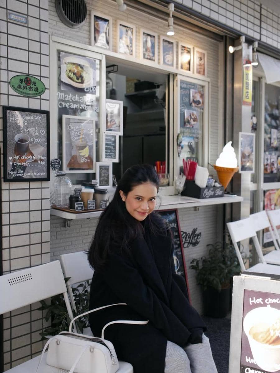 Hanggini dan Luthfi Aulia babymoon ke Jepang