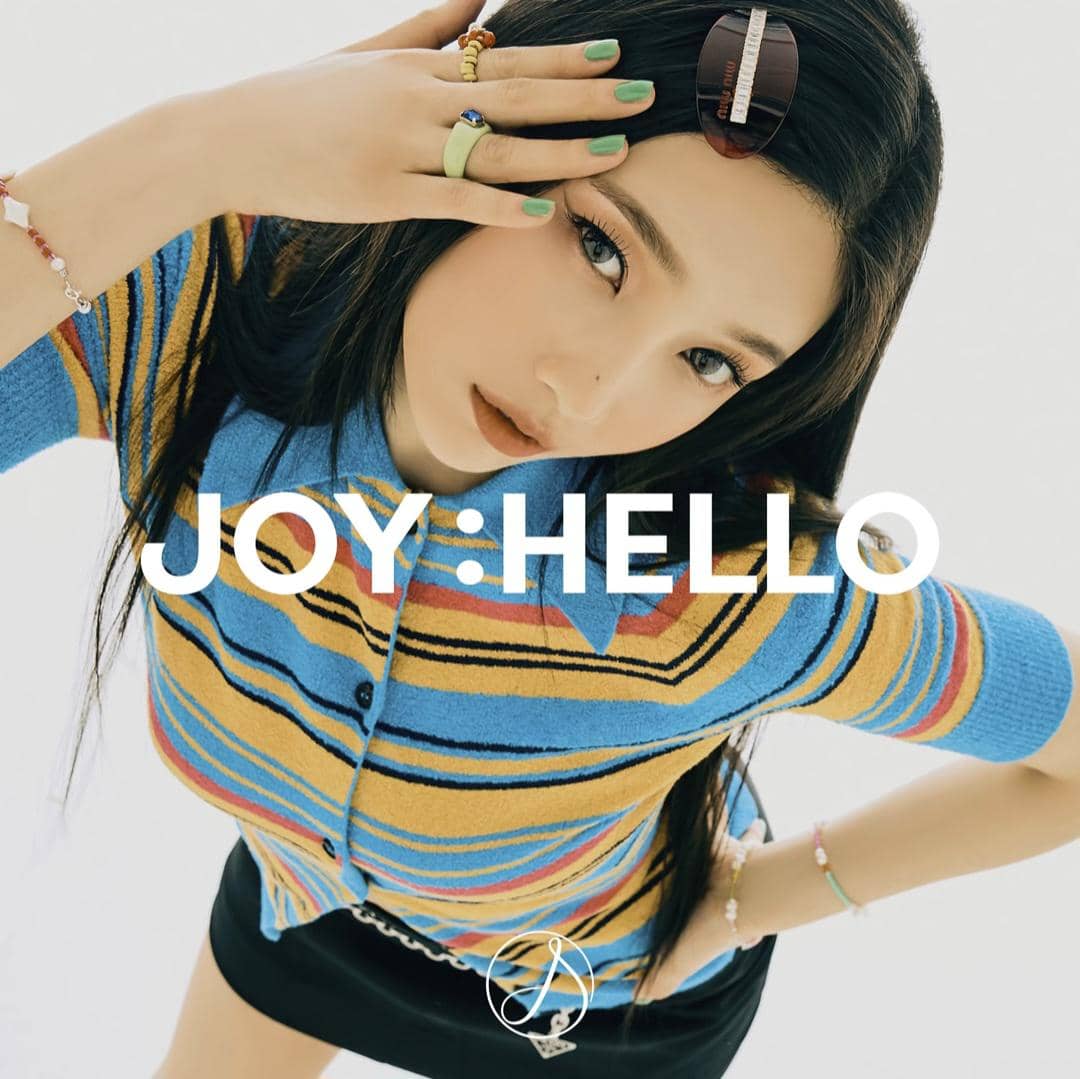 cover album HELLO