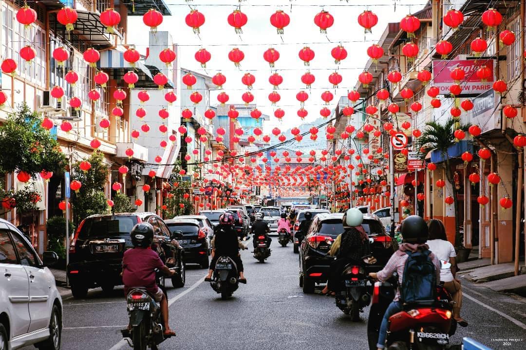 hiasan lampion di Singkawang 
