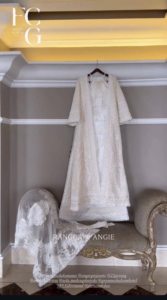 Gaya Angie Prijanto saat pengajian pranikah dan siraman (instagram.com/fcgweddings)