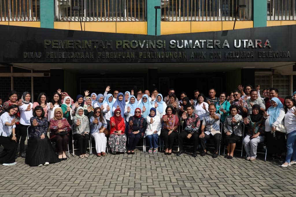 Menteri PPPA dalam dialog penguatan Sistem Informasi Online Perlindungan Perempuan dan Anak (SIMFONI PPA) versi 3 berbasis manajemen kasus, di Medan, Sumatera Utara.  (dok. Kemen PPPA)